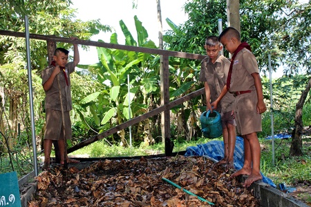 UDONTHANI, THAILAND â JULY 6, 2018:  Thai students are working together,  that be development of their school,  see them at BAN HUA KUA MUEAD AE school in UDONTHANI province THAILAND.のeditorial素材