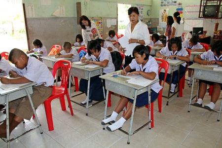 UDONTHANI, THAILAND â SEPTEMBER 12, 2018 :  Asian countryside students,  they are studying in their classroom,  see them at BAN HUA KUA MUEAD AE school in UDONTHANI province THAILAND.のeditorial素材