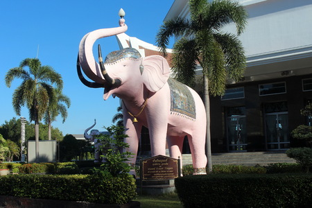 UDONTHANI, THAILAND â DECEMBER 8, 2019:  Large-sized elephant sculpture stand towering at in-front temple pavilion,  be belief that one protects the Buddhism to live long from now on.のeditorial素材