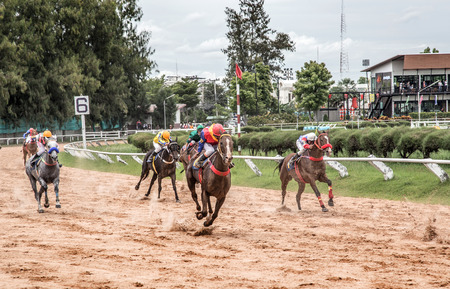 Nakornrajsima , Thailand 18 July 2017 , running horse and jockey on racing outdoor game and run for betのeditorial素材