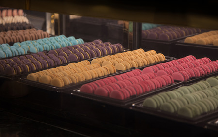 macaroon dessert on shelf in shopの写真素材