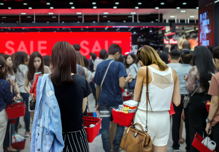 1 December 2018, Bangkok.Thailand. Woman crown queuing on sale season for purchase in festival.のeditorial素材