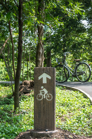 bicycle lane sign in parkの写真素材
