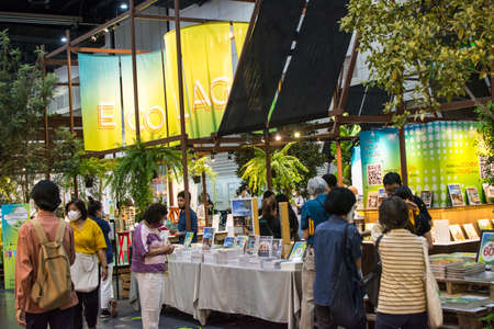 BANGKOK- August 07 ,2020: People  walking in Baanlaesuan  fair midyear 2020 in BITEC   (Bangkok International Trade & Exhibition Centre) Bangna, Thailand.のeditorial素材