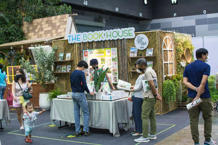 BANGKOK- August 07 ,2020: People  walking in Baanlaesuan  fair midyear 2020 in BITEC   (Bangkok International Trade & Exhibition Centre) Bangna, Thailand.のeditorial素材