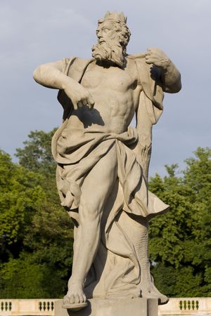 monument of an old man wit a crownの写真素材