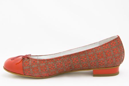 red woman shoe on white backgroundの写真素材