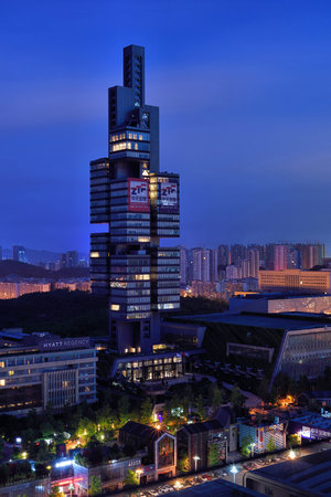 Guiyang Guizhou Finance Chengdu Zhongtian 201 Building Night Scene