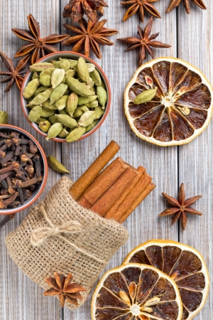 Anise, cinnamon, cloves and cardamomの写真素材