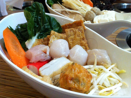 Ingredients for a healthy hotpot sessionの素材