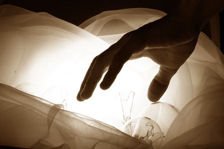 hand steal ideas lamps from box 