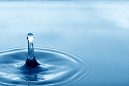 water wet speed splash macro close upの写真素材