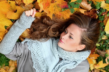 autumn woman portret in park