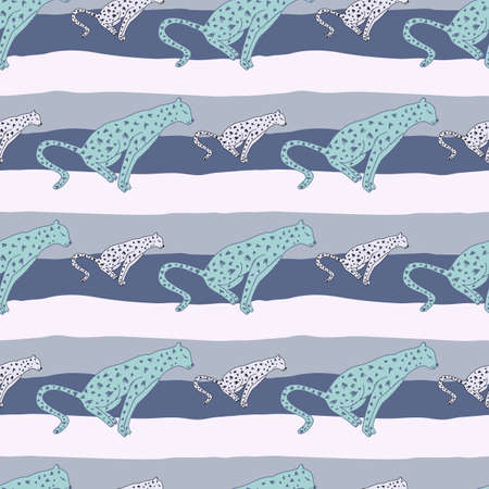 Doodle cheetah seamless pattern. Hand drawn cute leopard wallpaper. wild animal background. Design for fabric, textile, wrapping, illustrationのイラスト素材