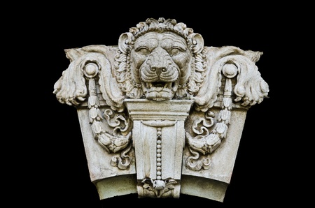 Figure stucco lion