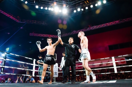 BANGKOK - JUNE 29 : Leo Pinto of France and Alexi Barato of Switzerland at Thai Fight Extreme 2013 on June 29, 2013 in Bangkok, Thailand.のeditorial素材