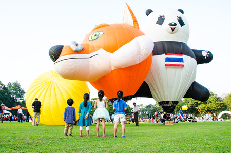 CHIANG MAI - DECEMBER 7: Unidentified people on display at The Thailand International Balloon Festival 2013 on December 7, 2013 in Chiang Mai, Thailand.のeditorial素材