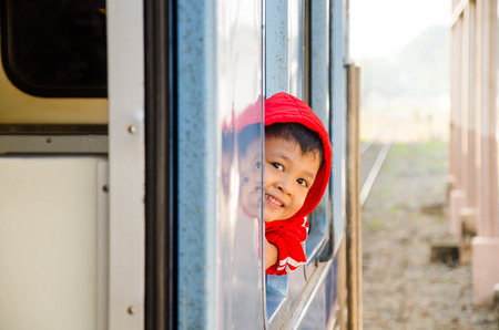 CHIANG MAI, THAILAND-OCTOBER 17: Passengers under 4 years on the train, on the way between Chiang Mai to Nakhon Sawan on October 17, 2014 , Chiang Mai Thailandのeditorial素材