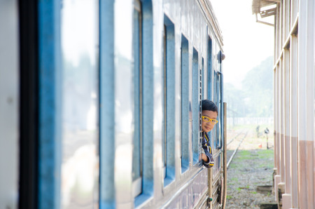 CHIANG MAI, THAILAND-OCTOBER 17: Passengers under 10 years on the train, on the way between Chiang Mai to Nakhon Sawan on October 17, 2014 , Chiang Mai Thailandのeditorial素材