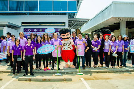 SINGBURI - APRIL 3 : Volunteers was cleaning public toilet, in order to promote a shared clean toilet, April 3, 2015, Singburi, Thailand.のeditorial素材