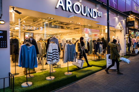 SEOUL - JANUARY 30: Korean people and tourists walking shopping at Myeongdong Market shopping street It is popular and latest fashion center of Korea on January 30, 2016 at Myeongdong Market in Seoul, South Korea.のeditorial素材