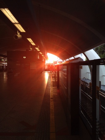 Sunset over the MRTの素材