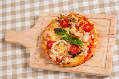 Garlic seafood pizzaの写真素材
