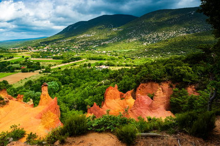 Colors of the provencal colorado in France