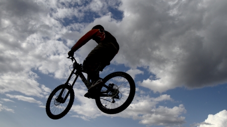 THESSALONIKI,GREECE - OCT 16  Unidentified bikers take part in Yedi Kule Runaway competition in Thessaloniki during Urban Downhill on October 16, 2011 in Thessaloniki, Greece のeditorial素材