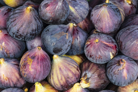 close up fig fruits in marketの写真素材