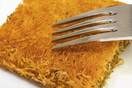 turkish dessert sliced kadayif