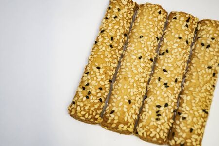 crispy and sesame bagels called kahke