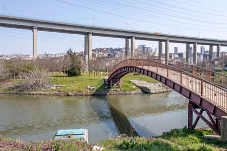 Kagithane,istanbul,Turkey-March 25,2022.Kagithane district on the shore of the Golden Horn with its green parks, historical and modern buildings.のeditorial素材