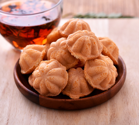 Thai Egg Cake Put on wooden platesの写真素材