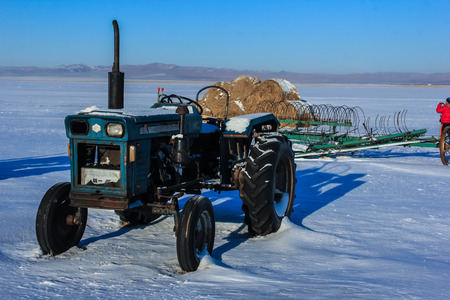 truck on snowのeditorial素材