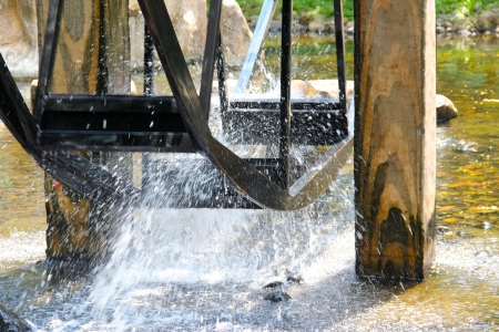 This is a water wheel in shantouの写真素材