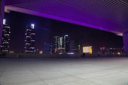 Zhengzhou East Station, like the stage, the brightly lit West Square night view