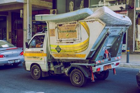 City Athens, Greek Republic. Way and trash truck, street and urban view. 13. Sep.のeditorial素材
