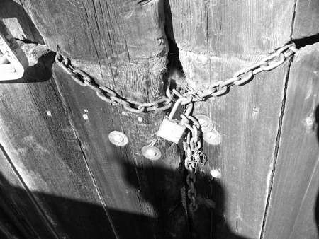 door lock of a business that closed for goodの写真素材