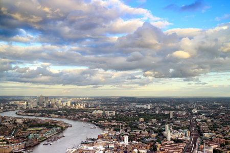 East London Cityscape with the River Thames and Canary Wharf in the skyline. のeditorial素材