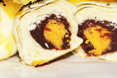 Soft yolk cakes