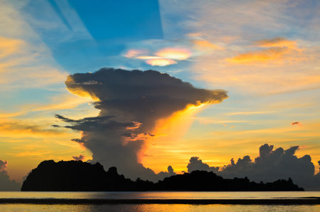 Beautiful sunrise on the Thailand beachの写真素材