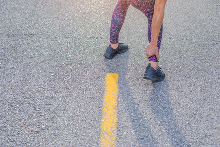Pictures showing injuries to the body, organs, and leg muscles while exercising outdoors.の写真素材