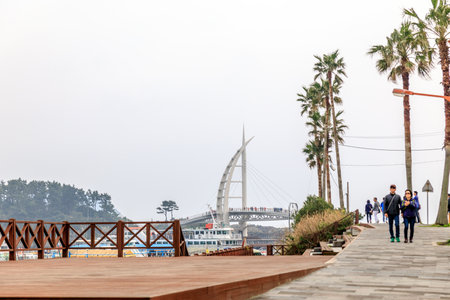 Apr 7, 2017 Saeseom Island Saeyeongyo Bridge in Jeju island, South Koreaのeditorial素材