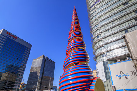 Dec 16, 2016 Spring sculpture in the shape of a shell at Cheonggyecheon stream in Seoul, South Koreaのeditorial素材