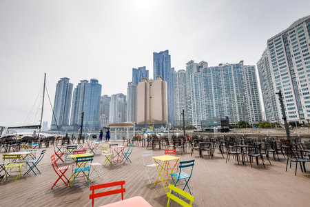 Jun 21, 2017 The Bay 101 in Busan, South Korea. it is located in a culture and art complex in Haeundae areaのeditorial素材
