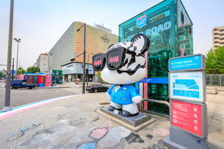 Jun 19, 2017 K-Star ROAD in front of Galleria Department Store in Apgujeong Rodeo Station, exit 2 - Cheongdam crossroads, Seoul city, Korea1のeditorial素材