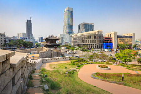 High view of Dongdaemun Gate at c Seonggwak Park on Jun 18, 2017 in Seoul city, South Korea - Tour Destinationのeditorial素材