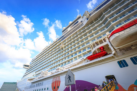 World dream ship of Dream Cruises arrived at port of Manila on Nov 21, 2017 in Metro manila, Philippinesのeditorial素材