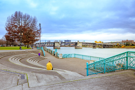 Portland, United States: View of the Morrison Bridge and Willamette River view from Waterfront park in downtown Portlandの写真素材